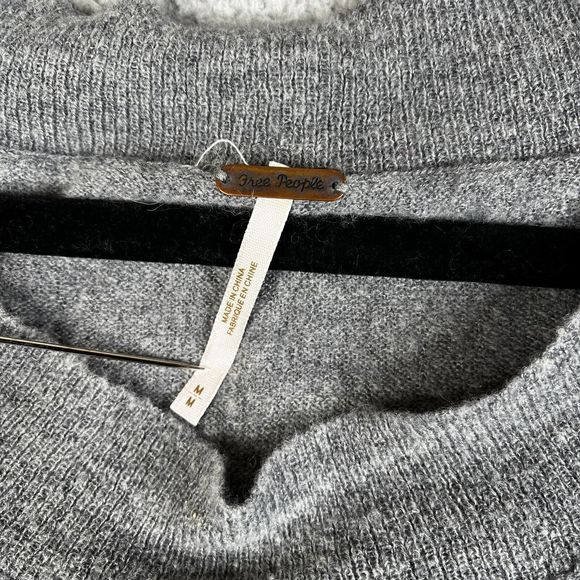 Free People Sweater Womens M Gray Cut Out Wool Alpaca Acrylic Blend Scoop Neck - Picture 3 of 5